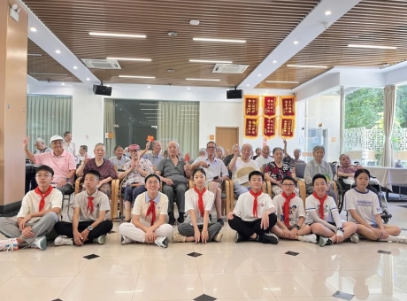 铁血军魂，情暖夕阳。凯颐·瑞照护颐养中心组织开展建军节活动