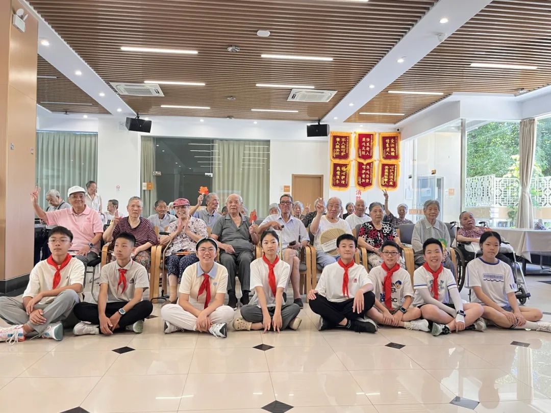 铁血军魂，情暖夕阳。凯颐·瑞照护颐养中心组织开展建军节活动